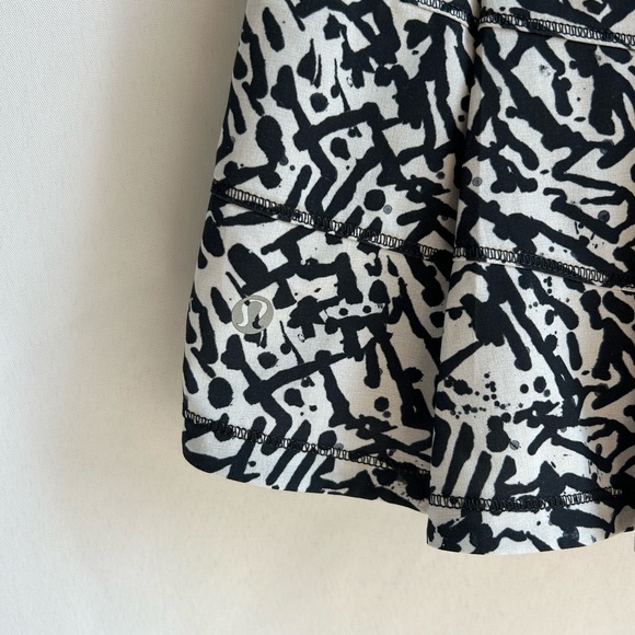 Lululemon Pace Rival Skirt II in Brushed Animal White Black - Picture 2 of 7